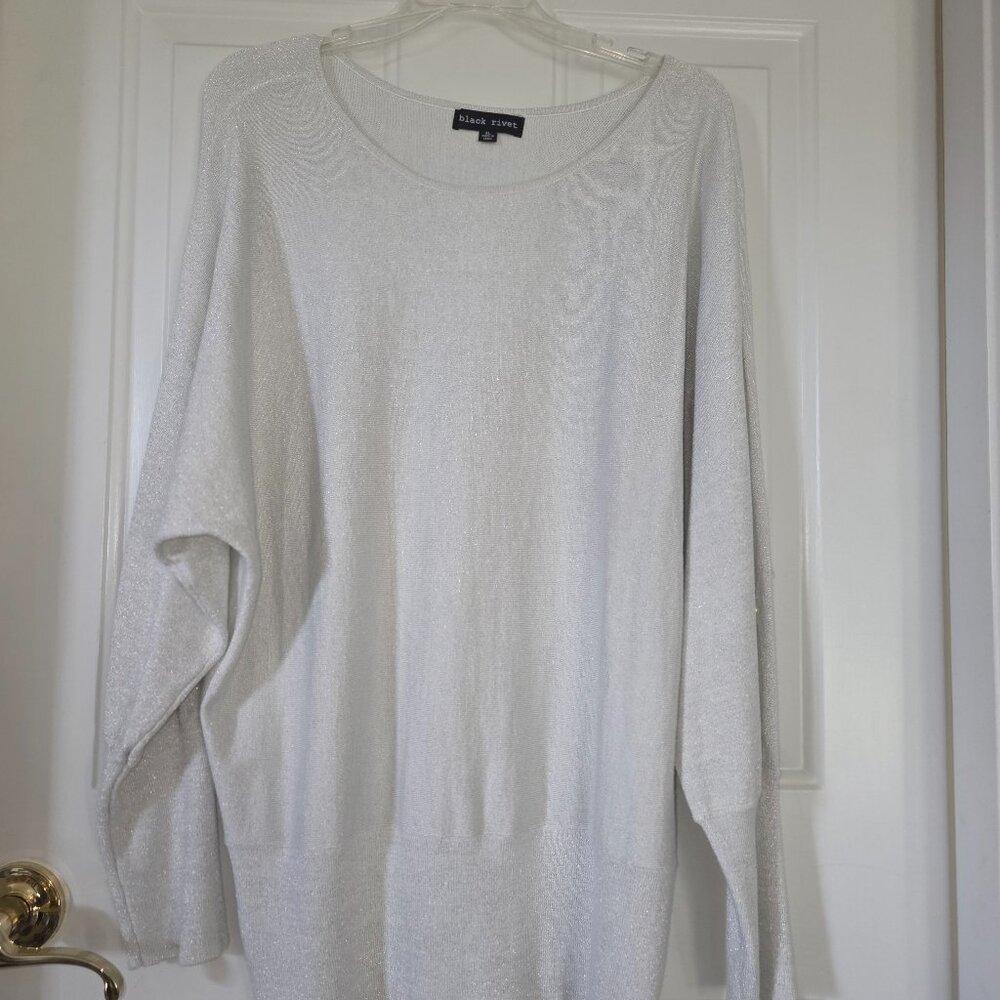 Women Black rivet light weight xl sweater casual or dressy